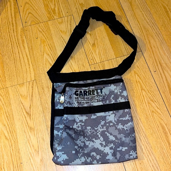 GARRET CARPENTER WAIST BAGS - Picture 1 of 1